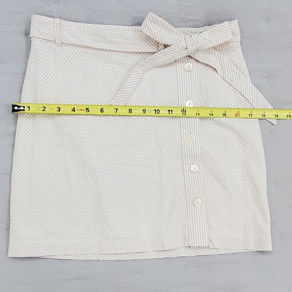 Vineyard Vines Seersucker Wrap Skirt, Size 2 - Picture 8 of 9